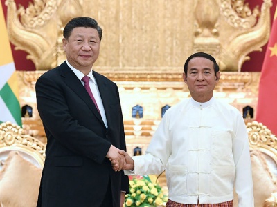 习近平同缅甸总统温敏会谈