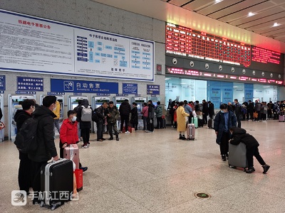 南铁：对已购武汉出发和到达火车票的旅客 不收退票手续费