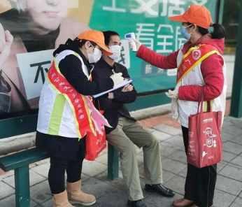 宜春百余名志愿者协助防控