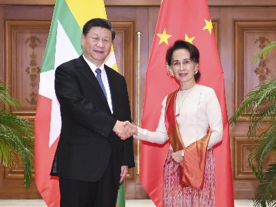 习近平同缅甸国务资政会谈