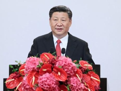 时政新闻眼丨我们该追怎样的星？习近平这样示范