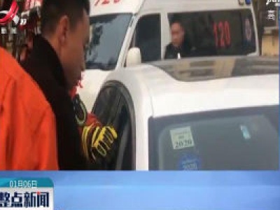安徽阜阳：她被丈夫误锁车内险窒息