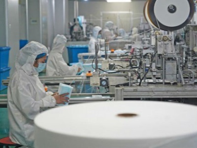 江西：开足马力生产防护用品 全力保障市场供应