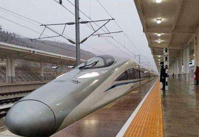 江西省迎来首趟复工高铁专列