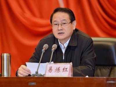 易炼红主持召开省政府党组会议 传达学习习近平总书记重要讲话精神  研究部署全省政府系统贯彻落实意见