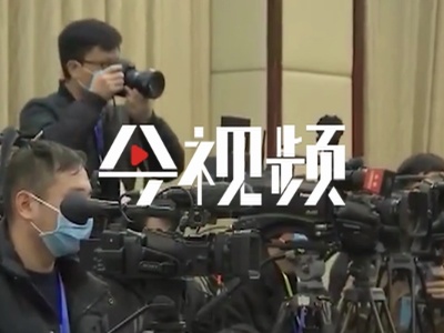 “抗疫”战场上的记者们：我们一直在路上