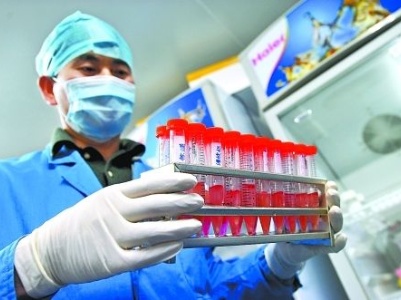 新华社评论员：在法治轨道上统筹推进防控工作——论坚决打赢疫情防控阻击战
