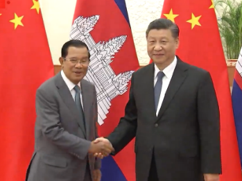 独家视频丨习近平：特殊时刻 柬埔寨人民同我们站在一起