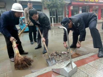 加快垃圾清运频率 江西强化农村疫情防控环卫保洁