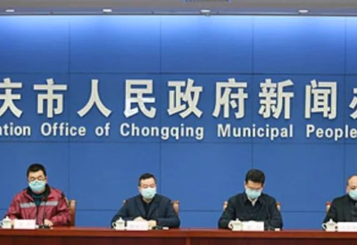 公交车上，一个没戴口罩，一个中途脱了口罩，中招！