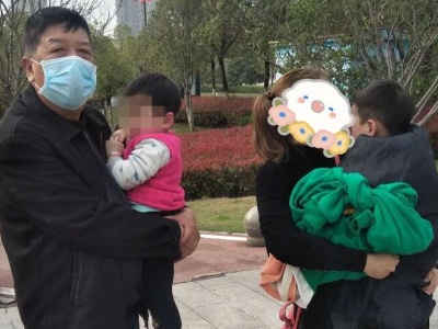 抚州梦园景区5岁男孩不慎落水 游客和保安合力救人
