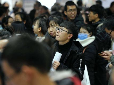 南昌加入城市复工“抢人大战” 返工包机已超35架次