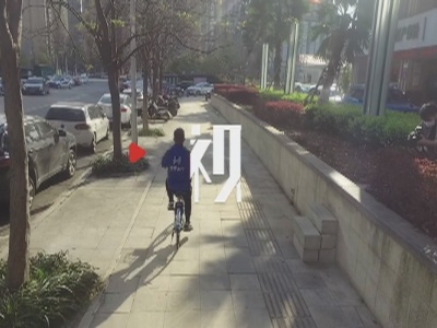 疫情下的单车“猎人”：也曾害怕但责无旁贷