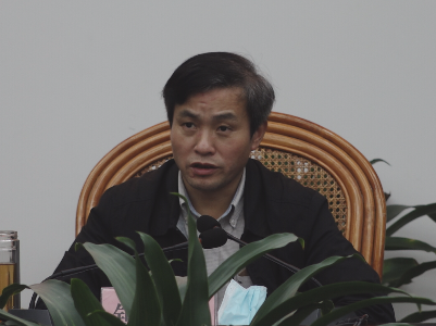 进贤县委书记钟益民与乡镇党委书记开展谈心谈话