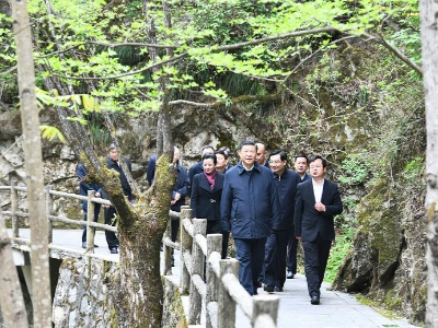 陕西之行 习近平为如期实现全面脱贫注入新动力