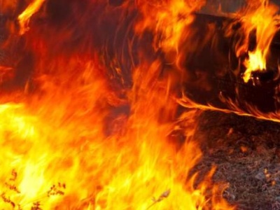 突发！南昌县江铃晶马汽车物资仓库发生火灾 目前无人员伤亡