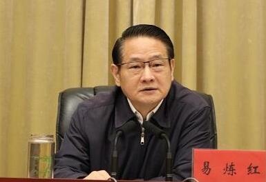 易炼红主持召开省政府常务会议  研究部署实施产业链链长制和全面推行城乡供水一体化等工作