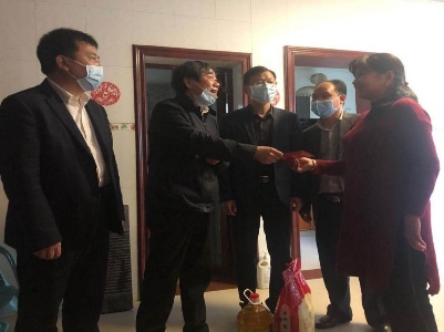 进贤县民政局到扶贫点开展春耕期间生产生活走访活动