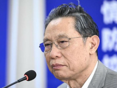 钟南山与外籍人士座谈：戴口罩不是“有病”是“防病”