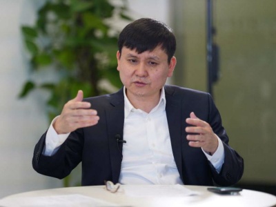新冠疫苗何时上市？是不是人人都要打？张文宏回应