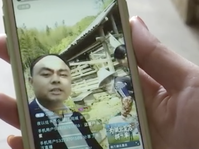 钟秋华：从扶贫干部到“带货大叔”