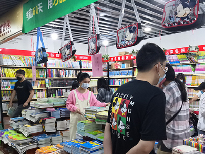 临近开学 南昌文具销量陡增