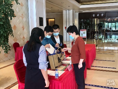 两会第一天，习近平出席多场重要活动