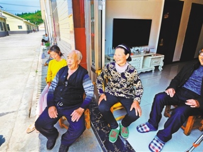 跨越贫困“楠木桥”  