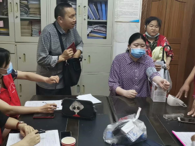 岚湖社区联合民和镇医院在辖区开展残疾人免费义诊活动