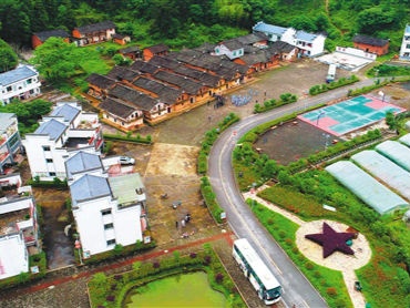 老区苏区脱贫攻坚再提速