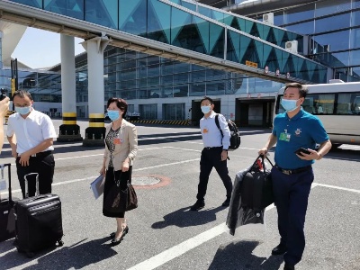 启程！住赣全国政协委员赴京参会