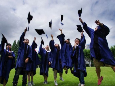 线上毕业礼、网购学位服……88.6%受访应届生今年“云毕业”
