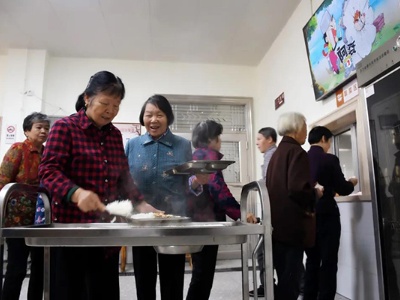 芦溪县上埠镇社区食堂飘出了“幸福味”
