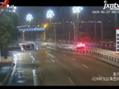 重庆：车辆腾空旋转540度侧翻 人员无恙只因系了安全带