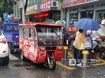 老年代步车乱象何时了 业内人士催促尽快出台法规