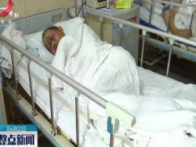 赣州：牛失控闯马路 村民牵牛被车撞