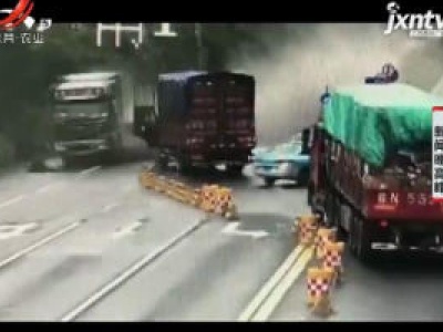 扬州：避让对面货车 驾驶员跳车后被撞身亡