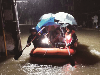 致敬！南昌那些暴雨中逆行的无畏身影