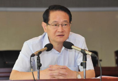 2020年全省招商引资重大项目集中签约大会召开 易炼红见证签约并讲话