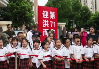 九江小学生表白解放军：长大后我要成为你