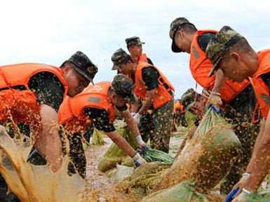 鄱阳湖高水位预计仍将持续 水位降到进洪水位以下后单退圩堤可排洪