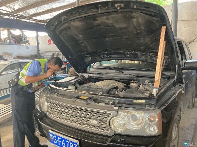 九江两辆豪车“撞号牌”，一查车主竟是同一人，怎么回事？