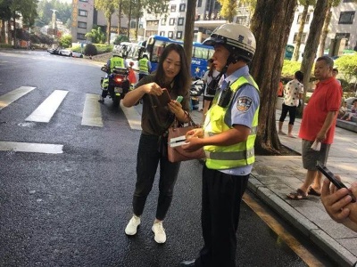 交警正能量 | 平安路上 井冈山交警用爱守护您