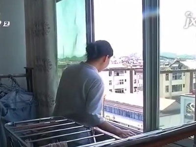 【聚焦“放管服”改革 曝光“怕慢假庸散”】上饶弋阳：防盗窗被拆快一年未重新安装 居民提心吊胆