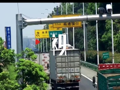 客车抛锚  路过的好心司机一路护送
