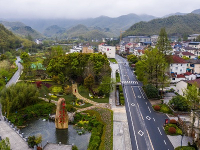 生态文明之光照耀美丽中国——写在绿水青山就是金山银山理念提出15周年之际