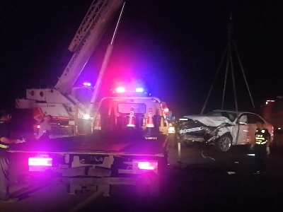高速停车 摆放警示牌为何还是被追尾