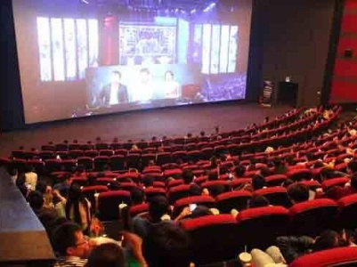 “国庆档”电影火爆 影迷们大呼过瘾