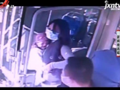 大连：5个月婴儿暖心一笑 我替妈妈谢谢您