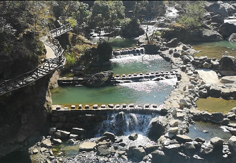 江西上饶：望仙谷景区峡谷清幽 风景如画